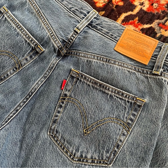 Levi’s High Loose Taper Jeans - Picture 2 of 7